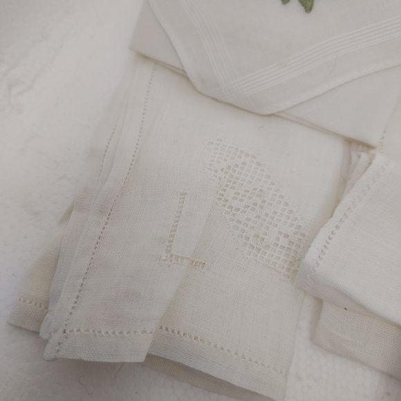 5 vintage embroidered handkerchief's - Picture 6 of 7